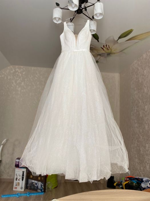 Вишукана весільна сукня