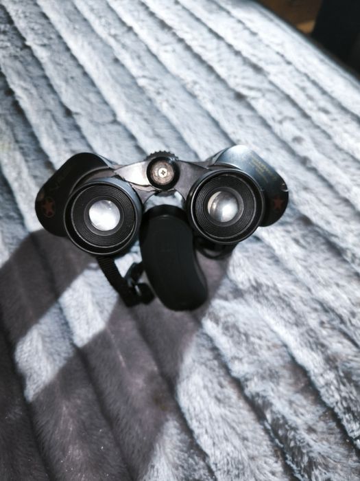 Binóculos militares