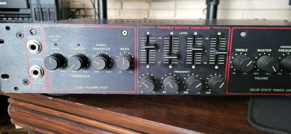 SWR SM-400 wzmacniacz basowy .