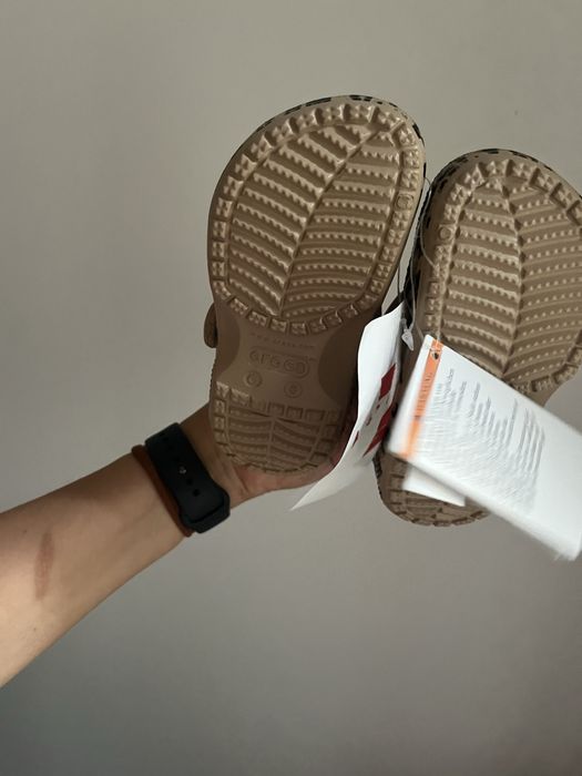 Crocsy w panterke c8 rozmiar 24/25