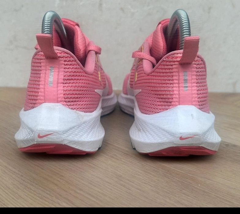 Sapatilhas Nike, pegasus modelo 40, tamanho 38,