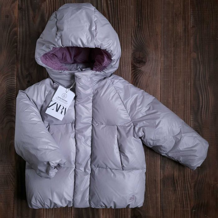 Нова прорезинена куртка Zara на 3-4 роки, 104. зара бузкова демі