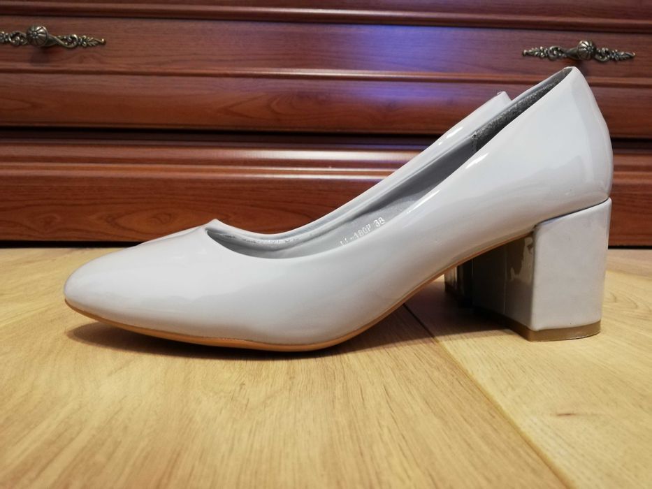 Półbuty lakierowane rozmiar 38