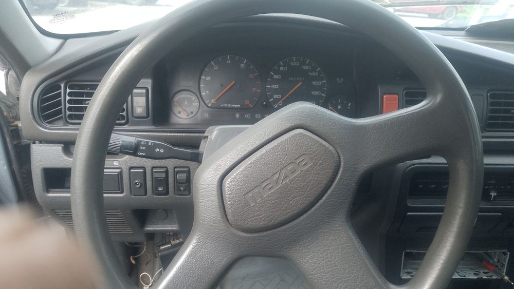Продам автомобиль мазду626