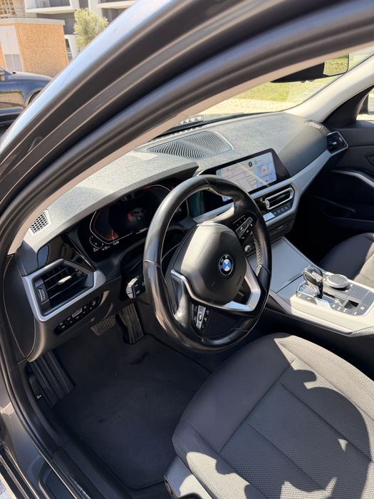BMW 320d xDrive Auto • 2020 • Diesel • 228.211 km • Manutenção em dia