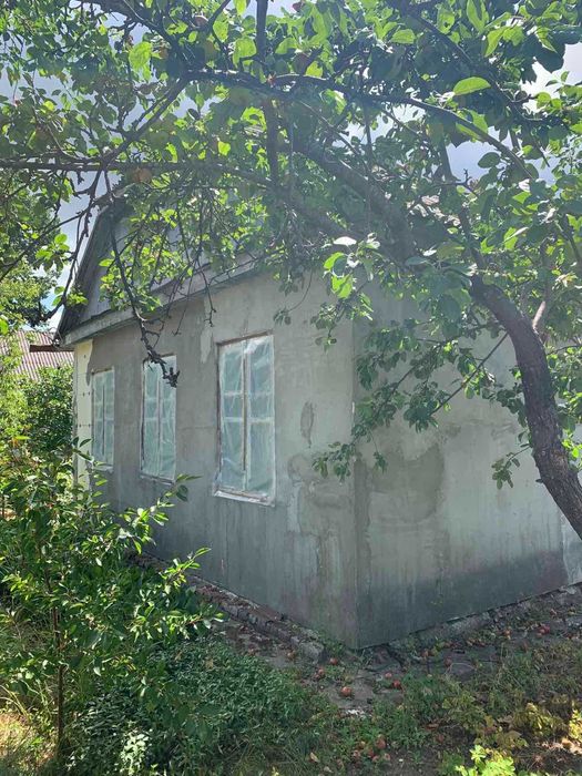 Терміново продається  будинок  по вул. Сосновського (Військове містечко дальній район)розглядаю продаж за сертифікат