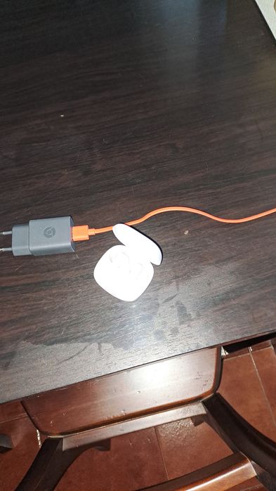 Auriculares Bluetooth JBL. Como novos. Entrego em mãos no Porto