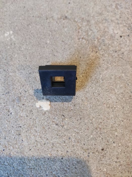 Książeczka podkładka do ogrodzenia panelowego 4mm 750 szt.