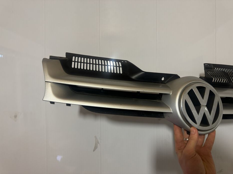 Решітка радіатора golf 5 хетчбек решотка радіатора гольф 5 хечбек