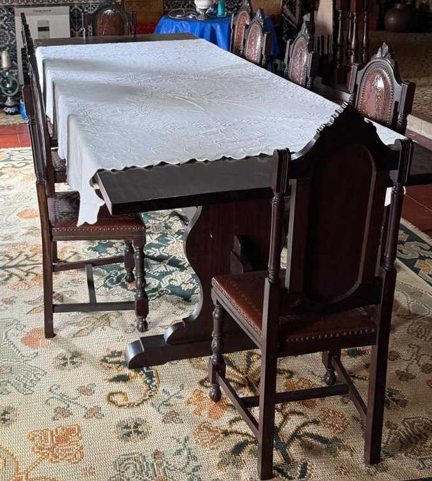 Mesa em madeira maciça 2,91 x 1,04m estilo clássico/rústico