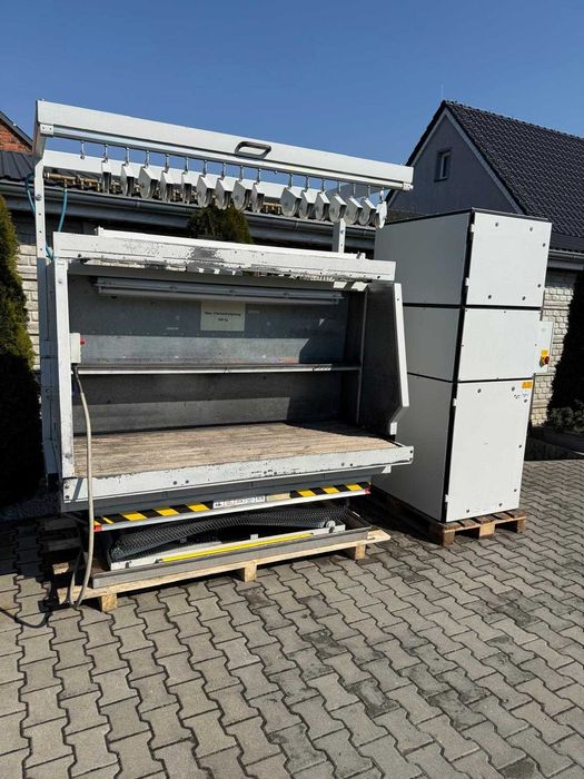 Stół szlifierski , roboczy , nożycowy z odciągiem pyłów