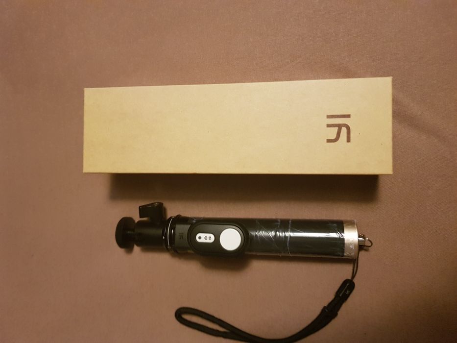 YI selfie stick