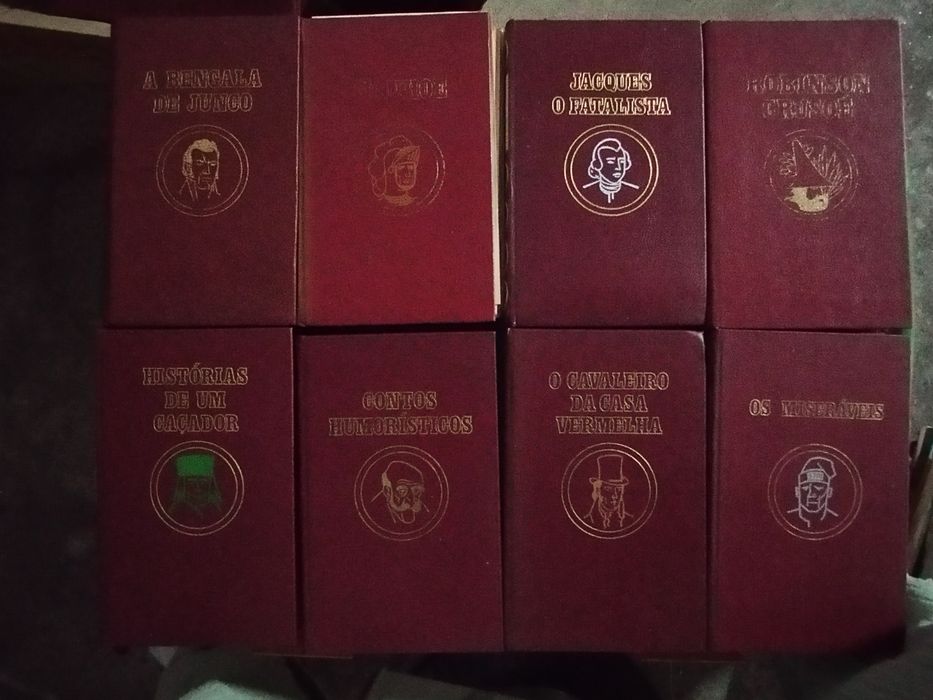 Vendo coleção de livros "32" preço negociável