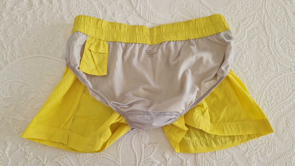 Calções Gap Body Fit amarelos, tamanho S