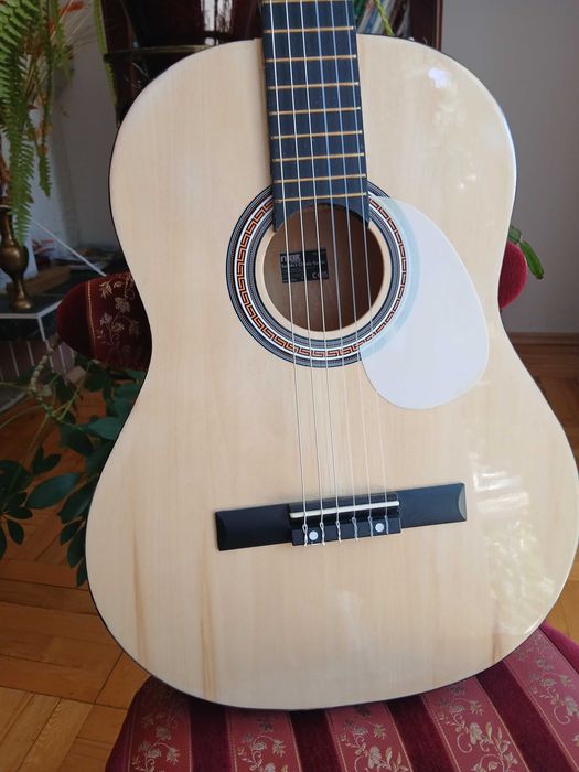 Gitara klasyczna 4/4 nowa