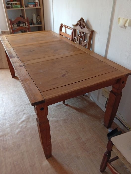 Mesa em pinho magnifica..
