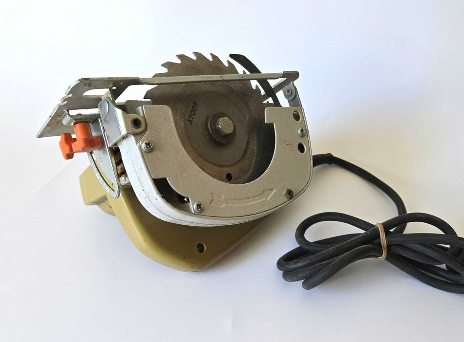 Black & Decker - Mała Piła tarczowa
