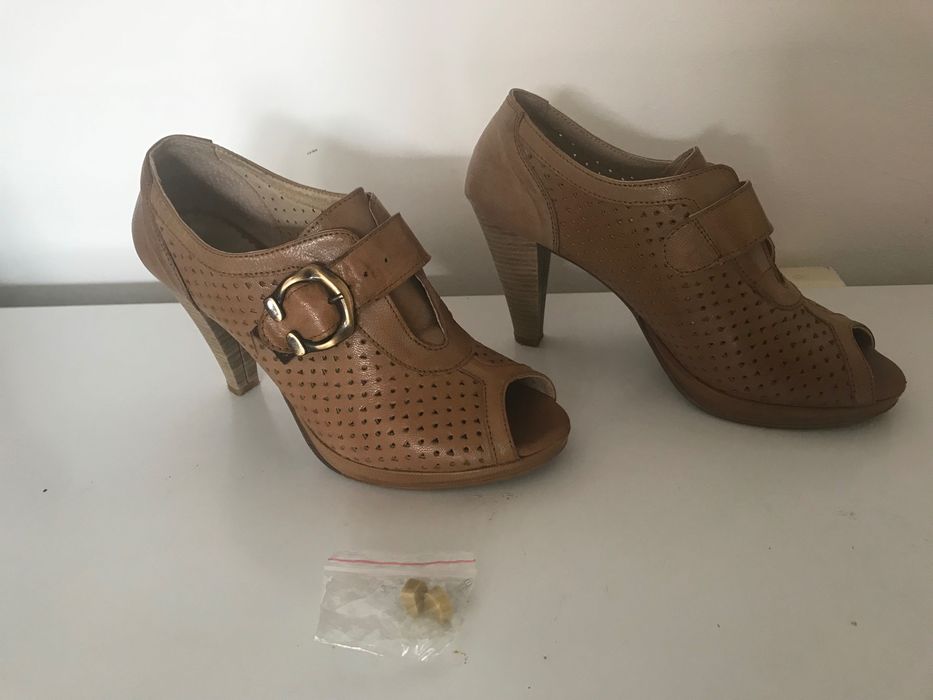 Sapatos Castanhos Camel Nº 37 como NOVOS