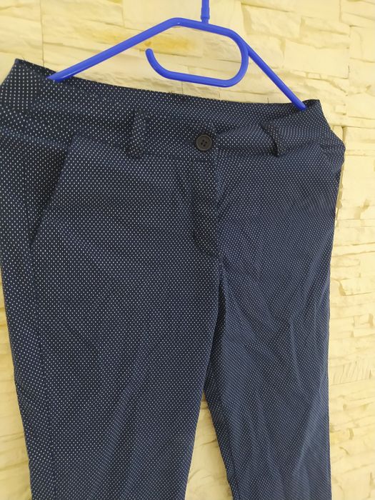 Spodnie eleganckie granatowe w kropki 34
