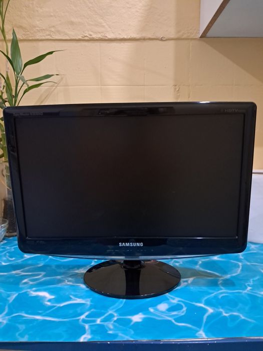 TV Samsung pequena  a vender