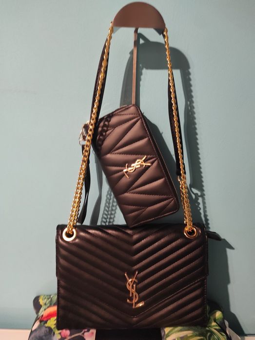 Mala preta com Carteira (portes incluidos)