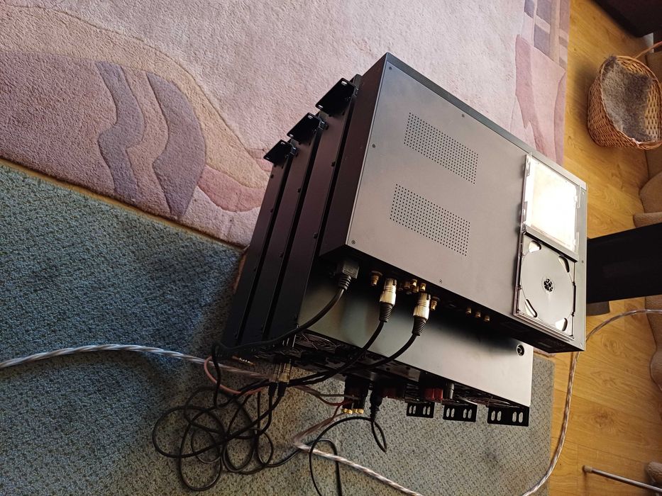 Końcówka mocy CV1800