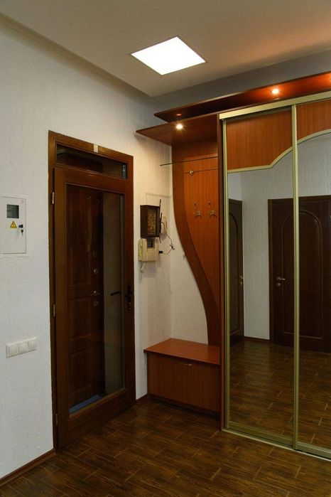 Продаю 4 к/к  в Коттедже центр