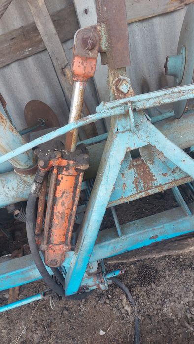 Продам сеялку супн-8