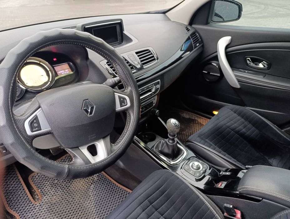 Продам машину renault megane 3