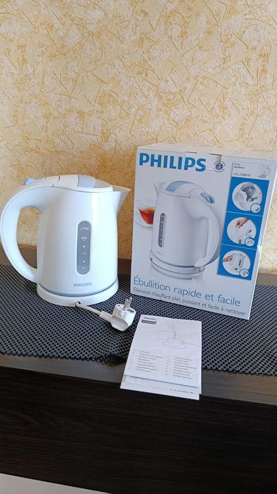 Электрочайник Philips HD 4646