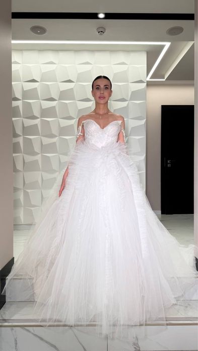 Продам НОВУ ВЕСІЛЬНУ СУКНЮ ( є багато варіантів)