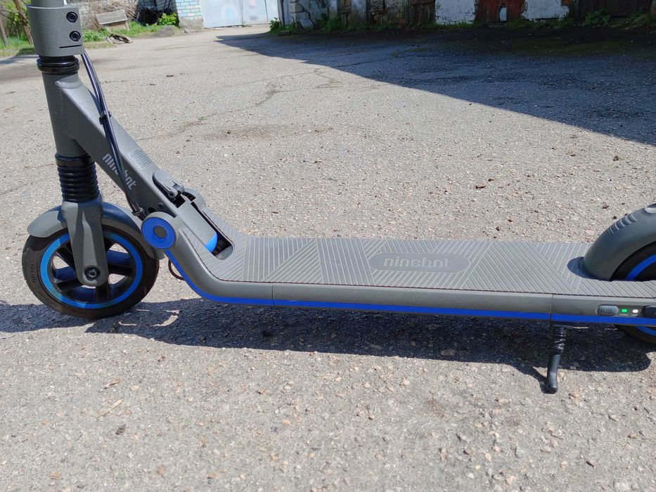 Електросамокат Ninebot eKickScooter Zing E10 — Стан Нового! Пробіг 5км