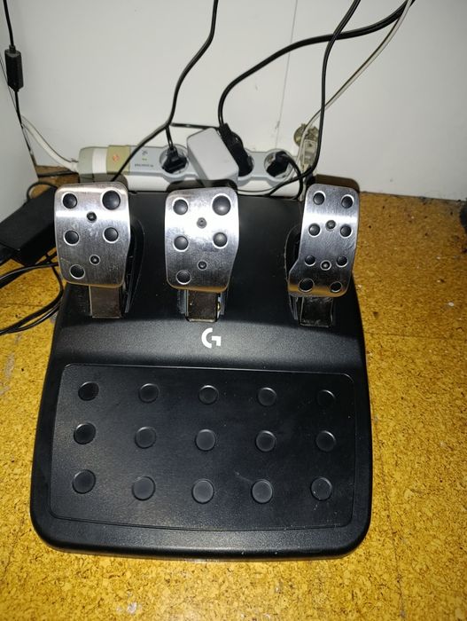 Volante Logitech G923 SE com Shift