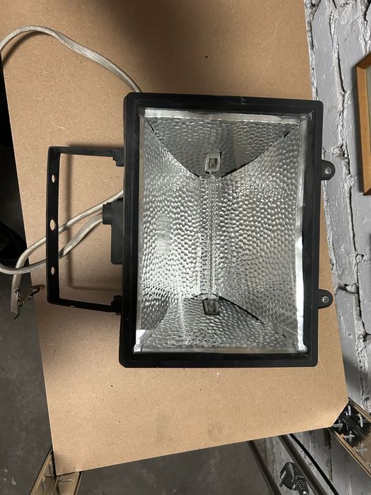 Lampa halogennowa naświetlacz