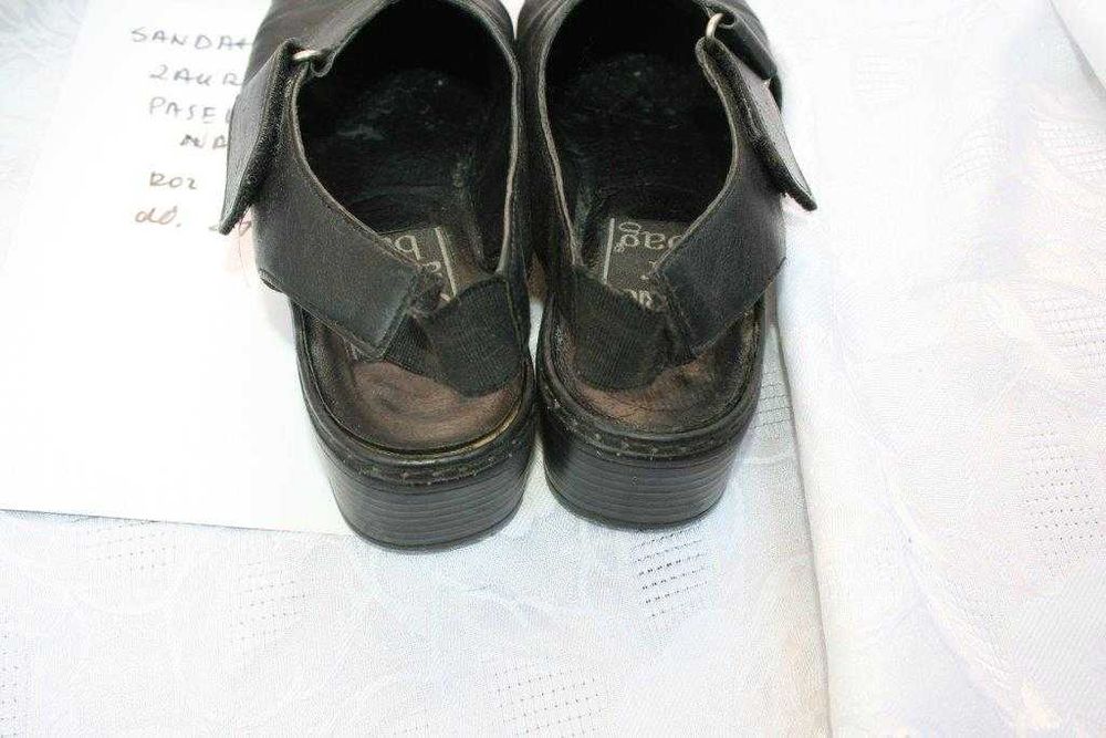 sandały czarne skórzane roz 37 zakryte palce dł24 Caprice +kosmetyczka