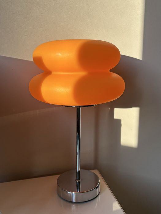 Pomarańczowa lampa grzybek