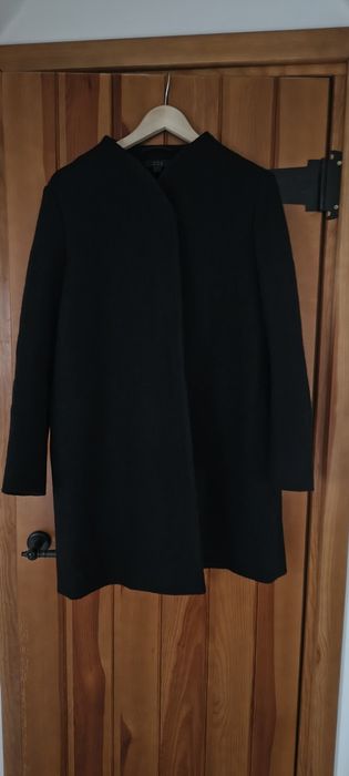 Wełniany płaszcz COS