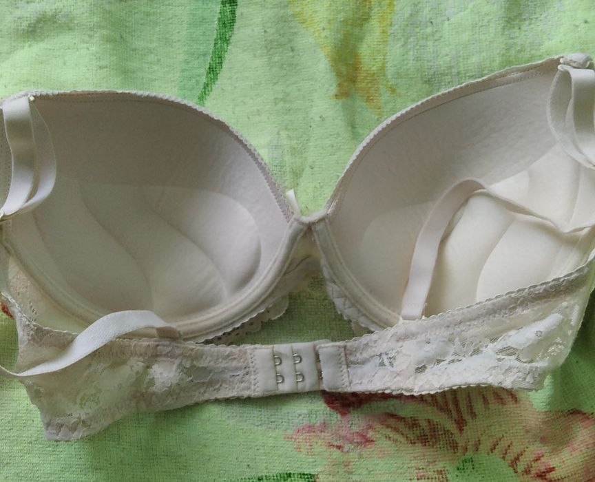 Продам бюстгальтер