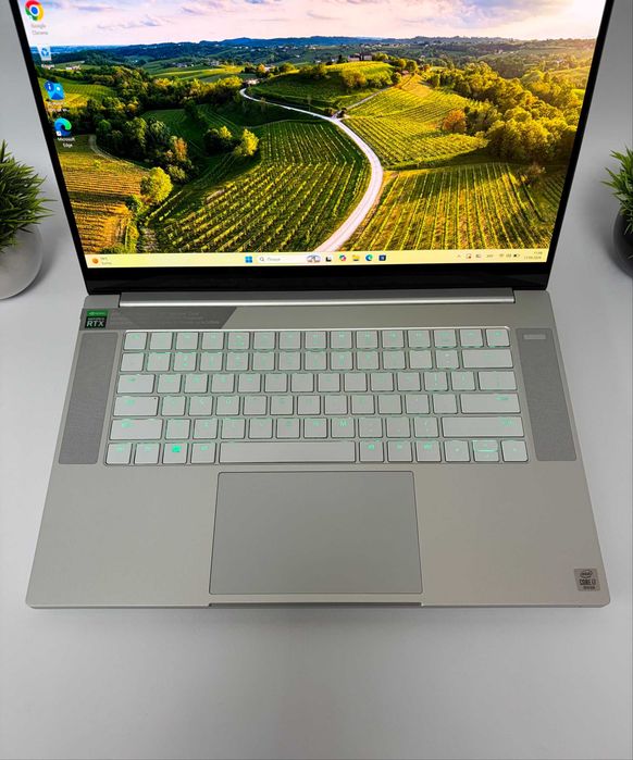 Ноутбук Razer Blade 15 i7-10750H / rtx 2070 max-q 8gb / 16gb ddr4 / 512gb ssd / 15’6 4K UHD OLED Samsung
