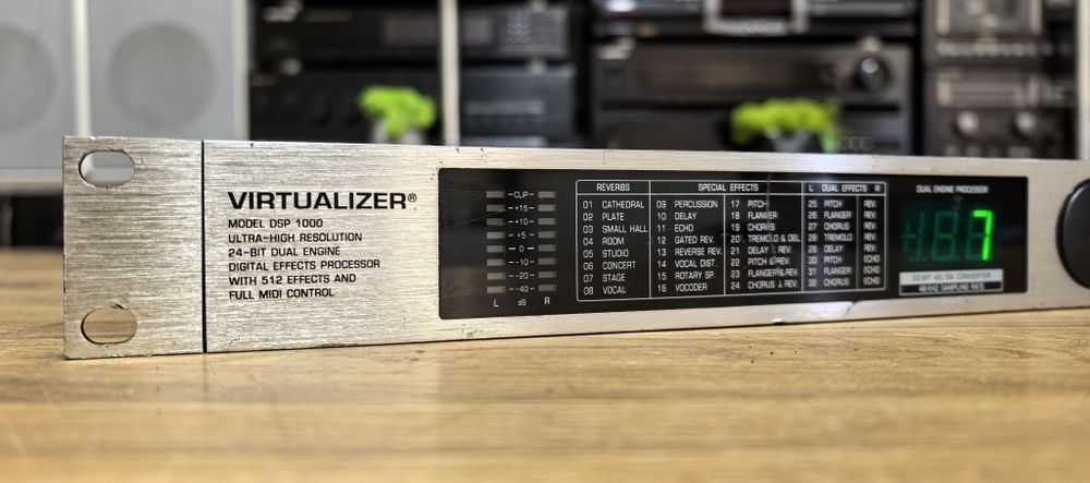 Процесор ефектів Behringer DSP1000