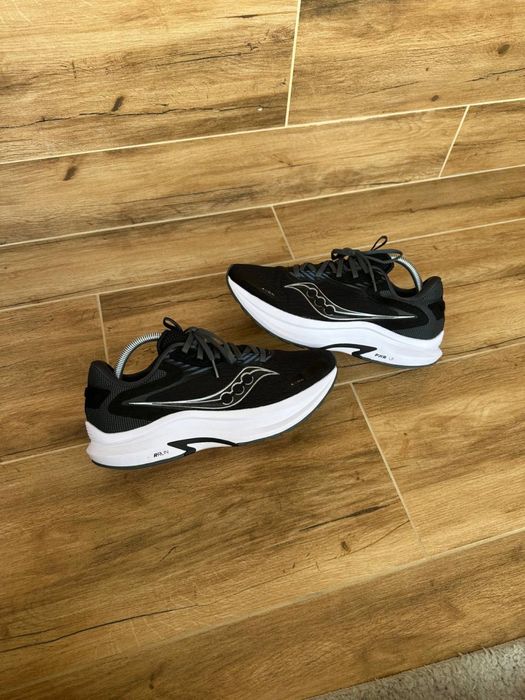 кросівки Saucony Axon 2