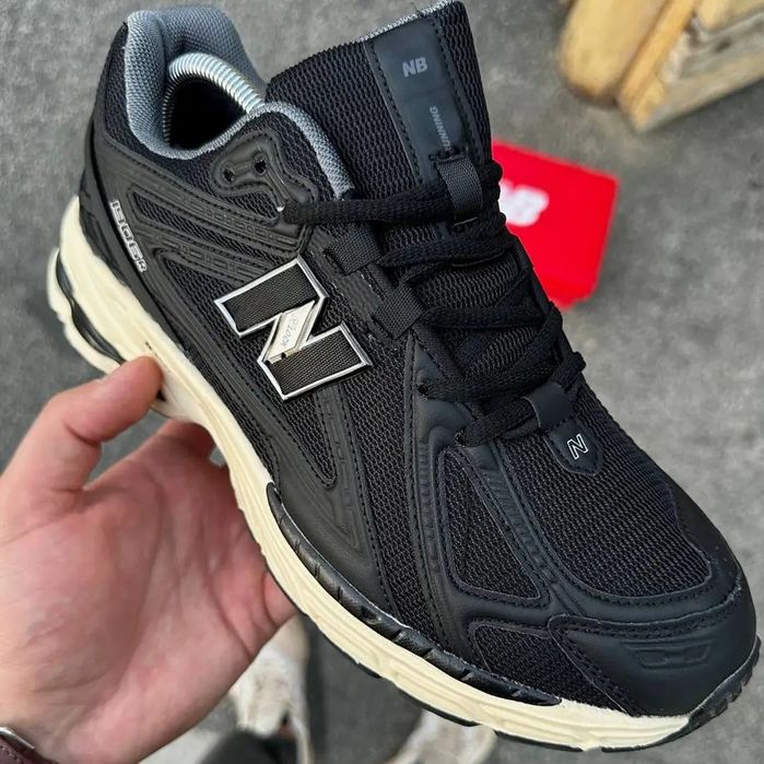 Кросівки New Balance 1906r розмір 42