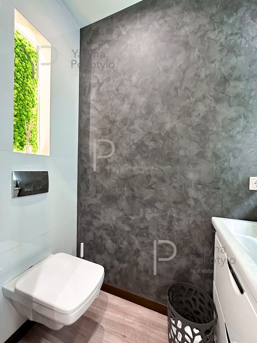 Оренда 3к квартири з власним подвірʼям та паркомісцем