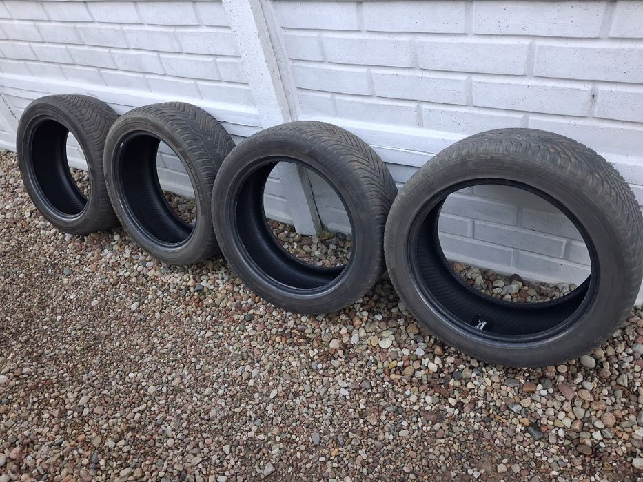 Opony wielosezonowe Hankook 235/45/17 rok 22