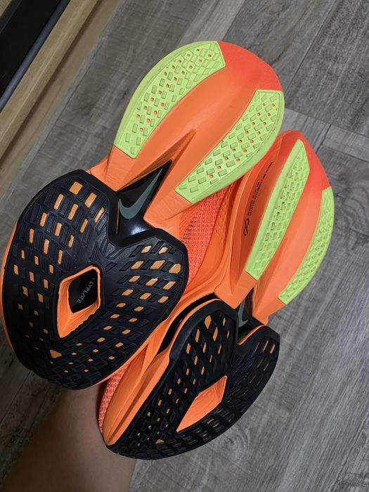 Продам , Кроссовки найк, лето, новые ни разу не одевались , 41размер!