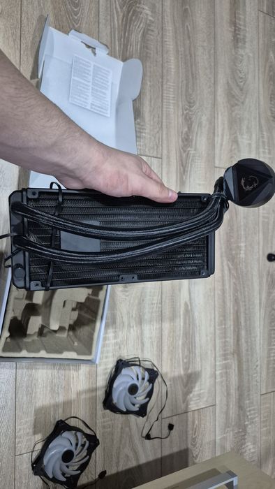 Водяне охолодження MSI CoreLiquid 240R