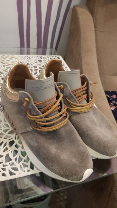 Buty  zamszowe  38