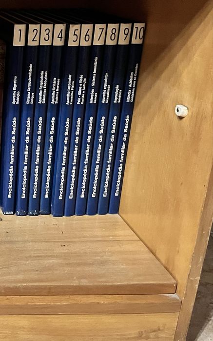 Colecao/ enciclopedia  livros saude e 2 cultura geral