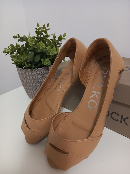Buty Ryłko skórzane , rozm. realny 36 (na bucie 35) czółenka