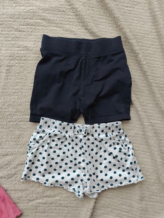 Spodnenki krótkie na lato rozmiar 116 Tu kropki
